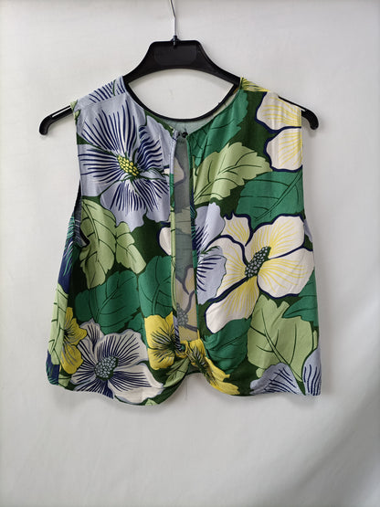 ZARA. Top flores verde T.u(s)