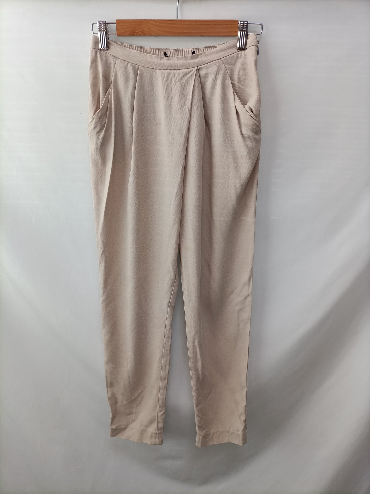 OTRAS (ZARA). Pantalón beige Fluido T.u(34)