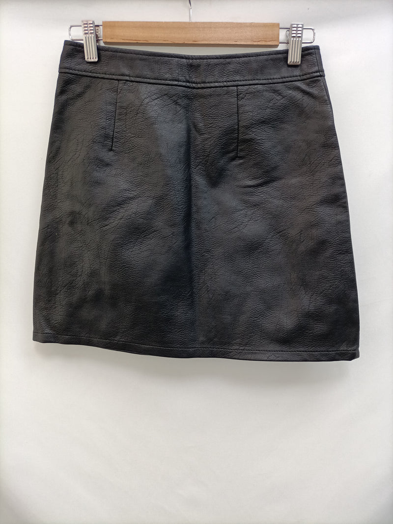 PIMKIE. Falda negra polipiel T.34