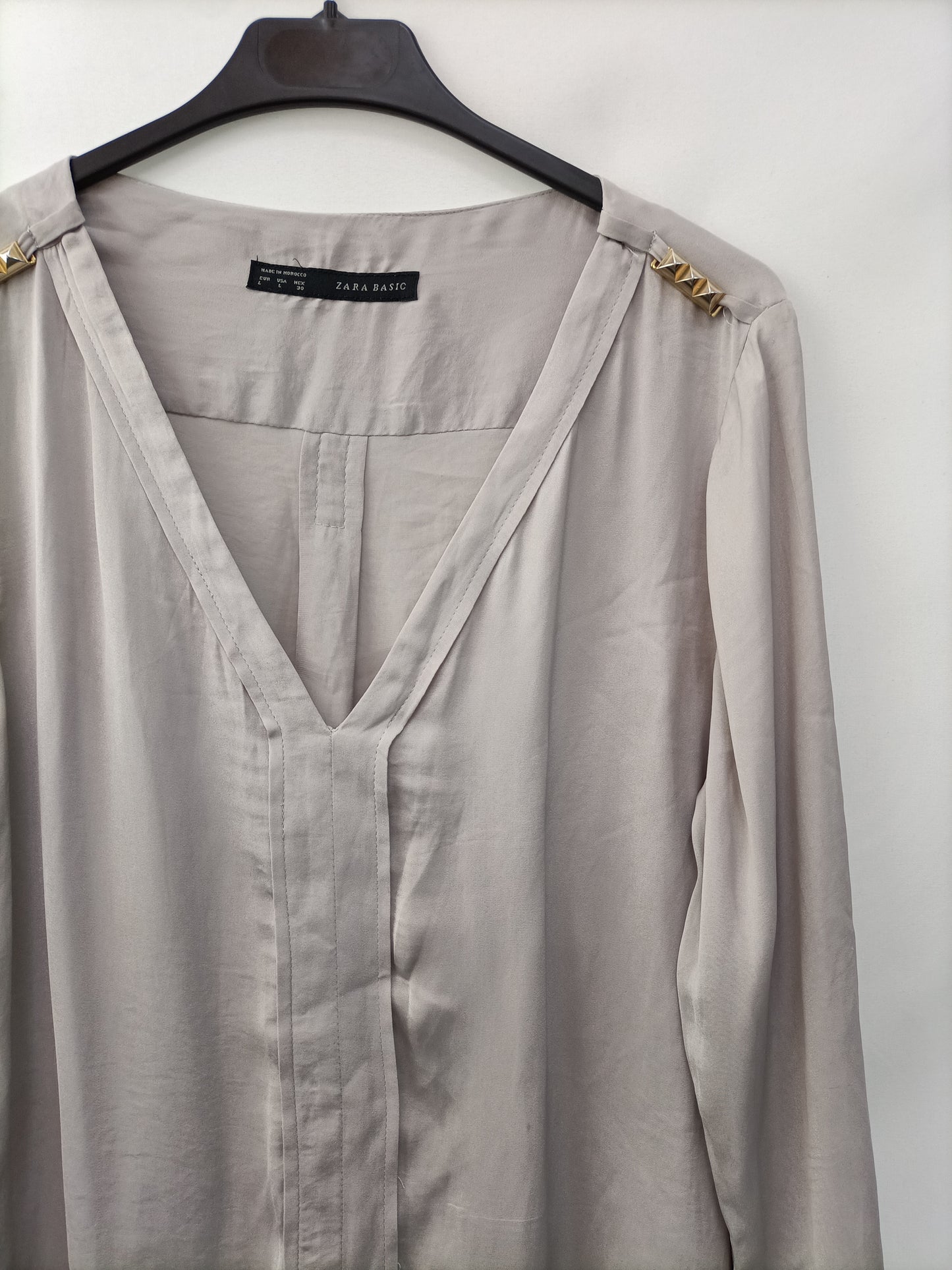 ZARA. blusa gris fluida T.L