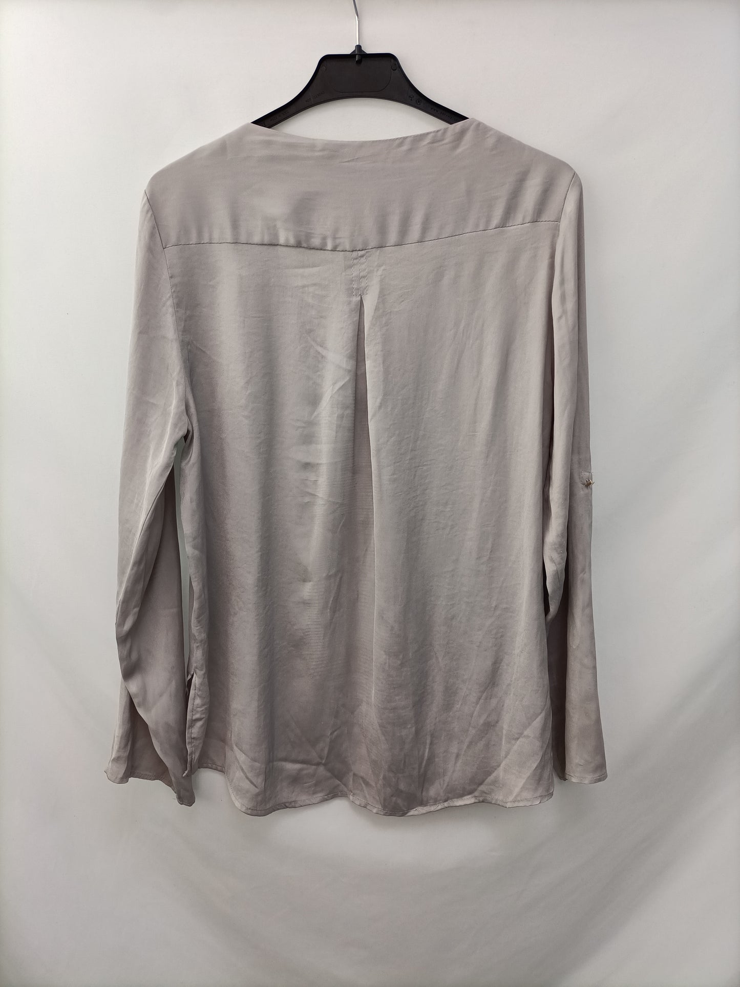 ZARA. blusa gris fluida T.L