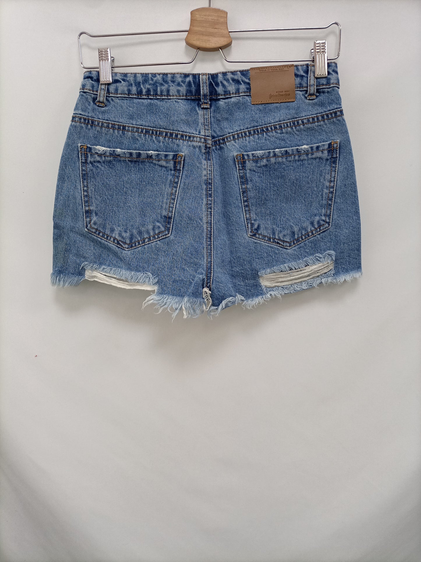 STRADIVARIUS. Shorts 36