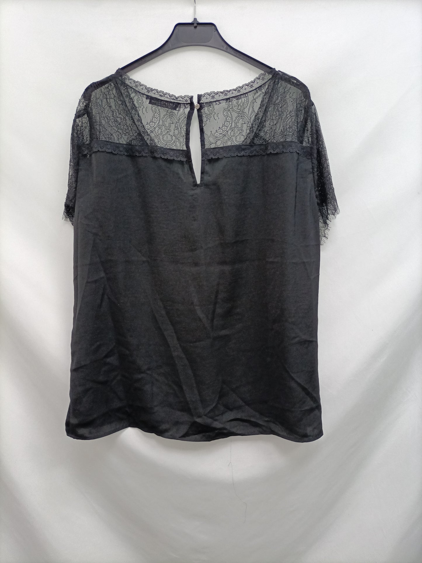 VIOLETA BY MANGO. Blusa encaje T.L