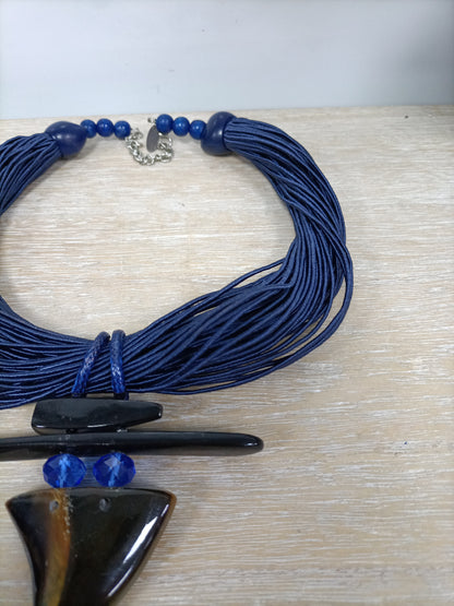 OTRAS. Collar azul (tara)