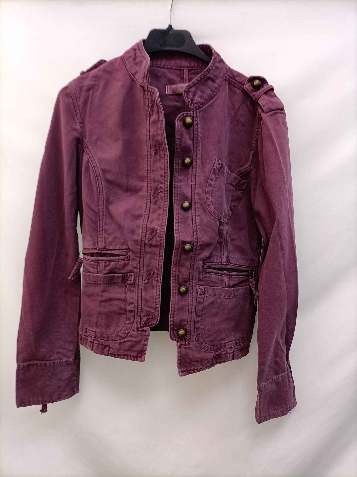 CIENPORCIEN. Chaqueta militar morada T.xs