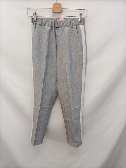 GUENDOLINA. Pantalón gris raya T.xs