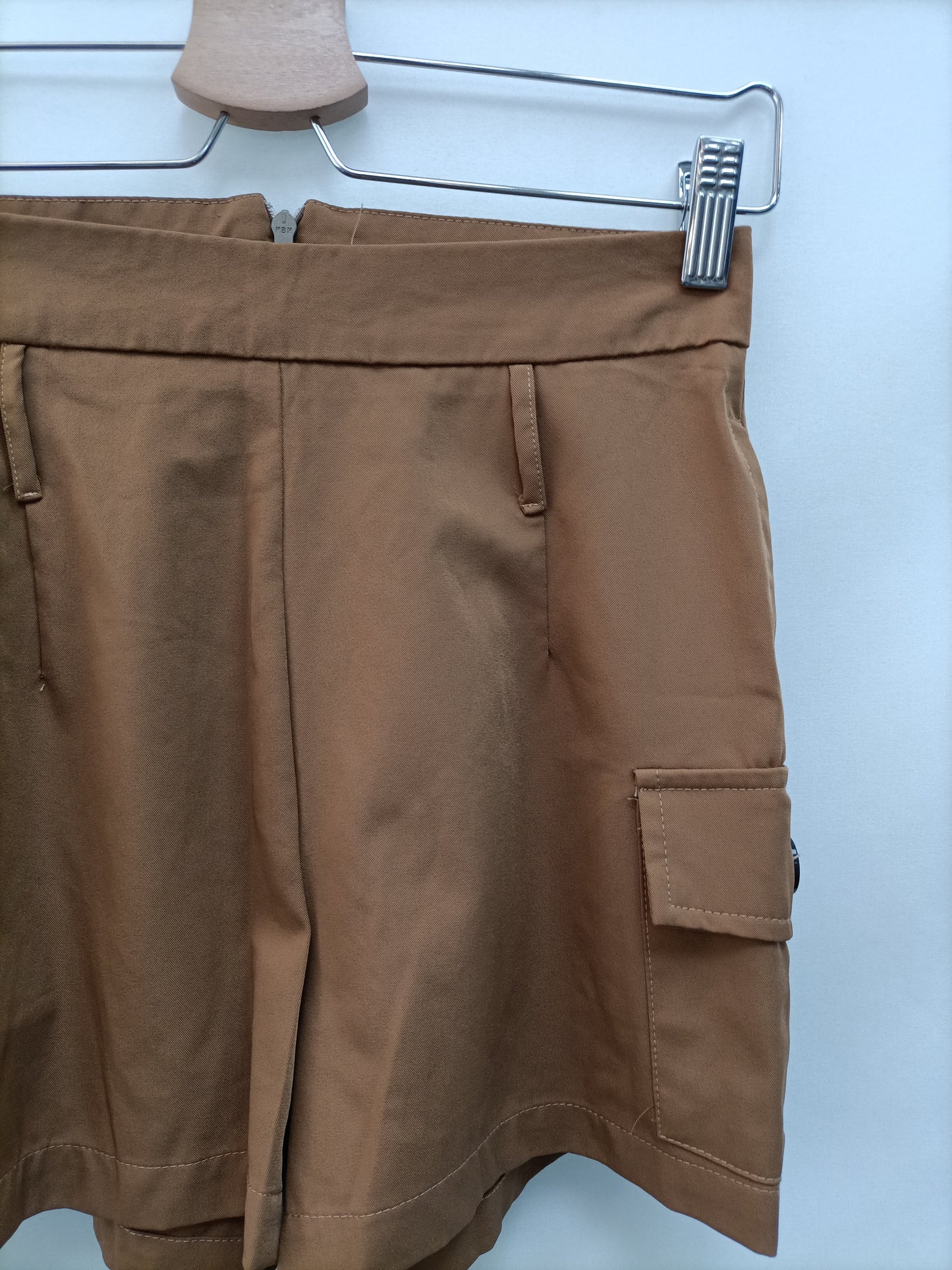 OTRAS. Pantalón fluido Camel Tu(34)