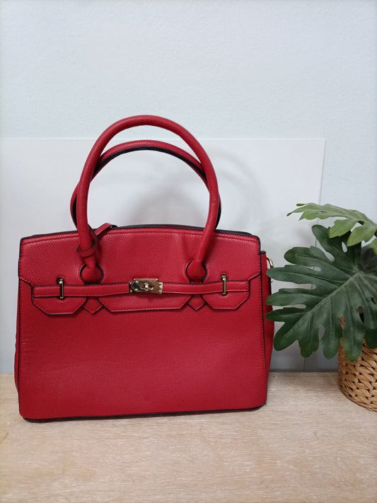 OTRAS.Bolso efecto piel rojo