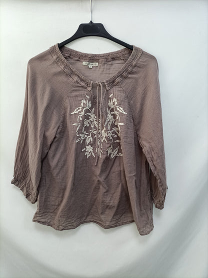 NATURA. Blusa gris bordada T.s