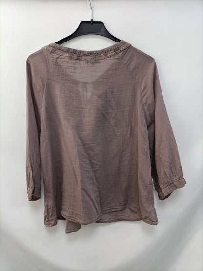 NATURA. Blusa gris bordada T.s