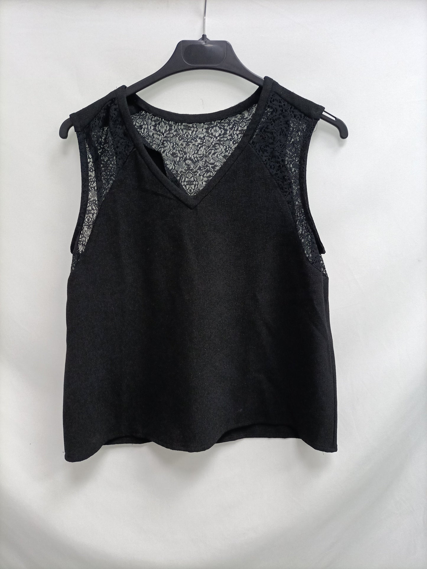 MANGO. Top negro encaje T.xs