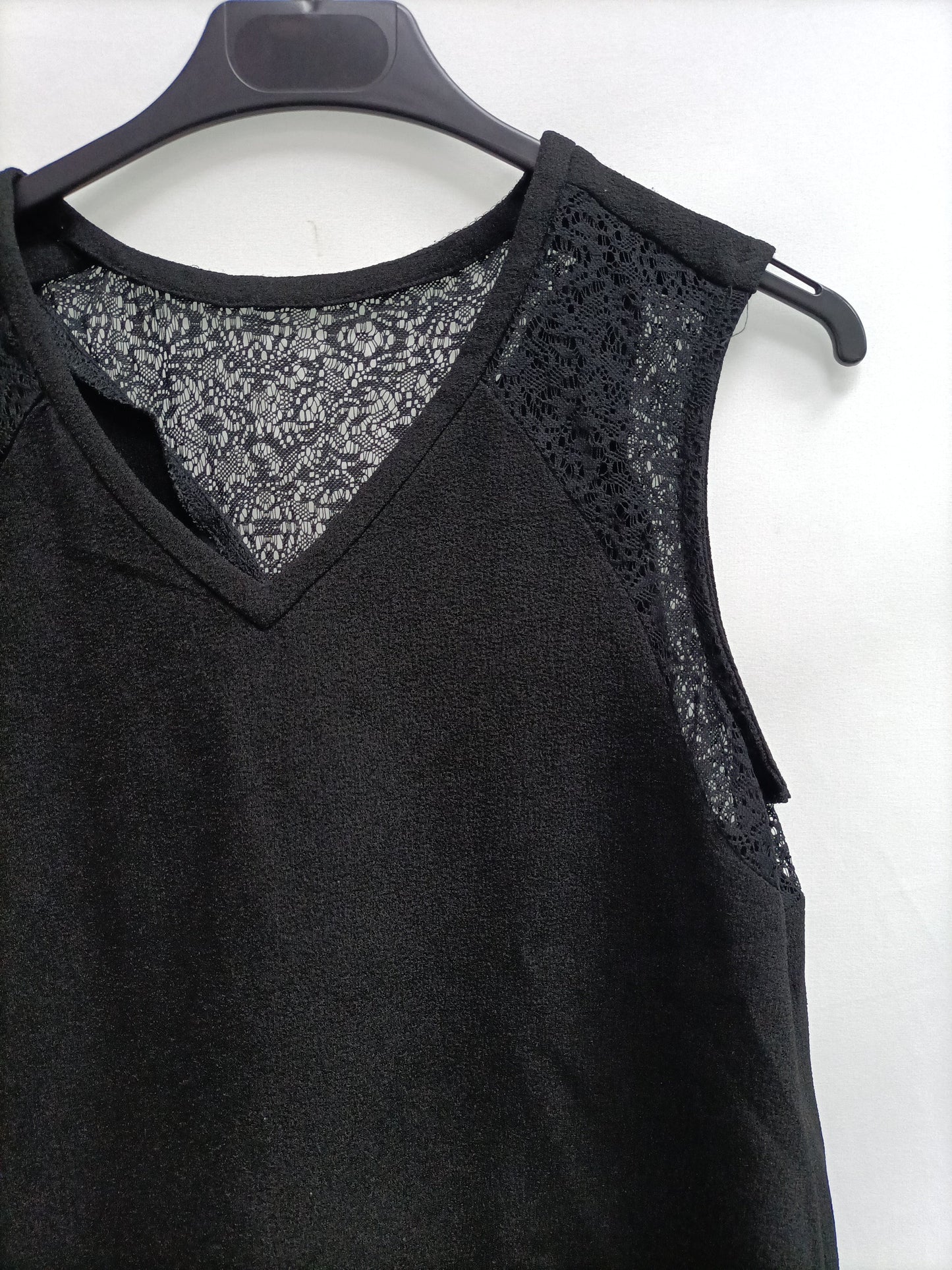 MANGO. Top negro encaje T.xs