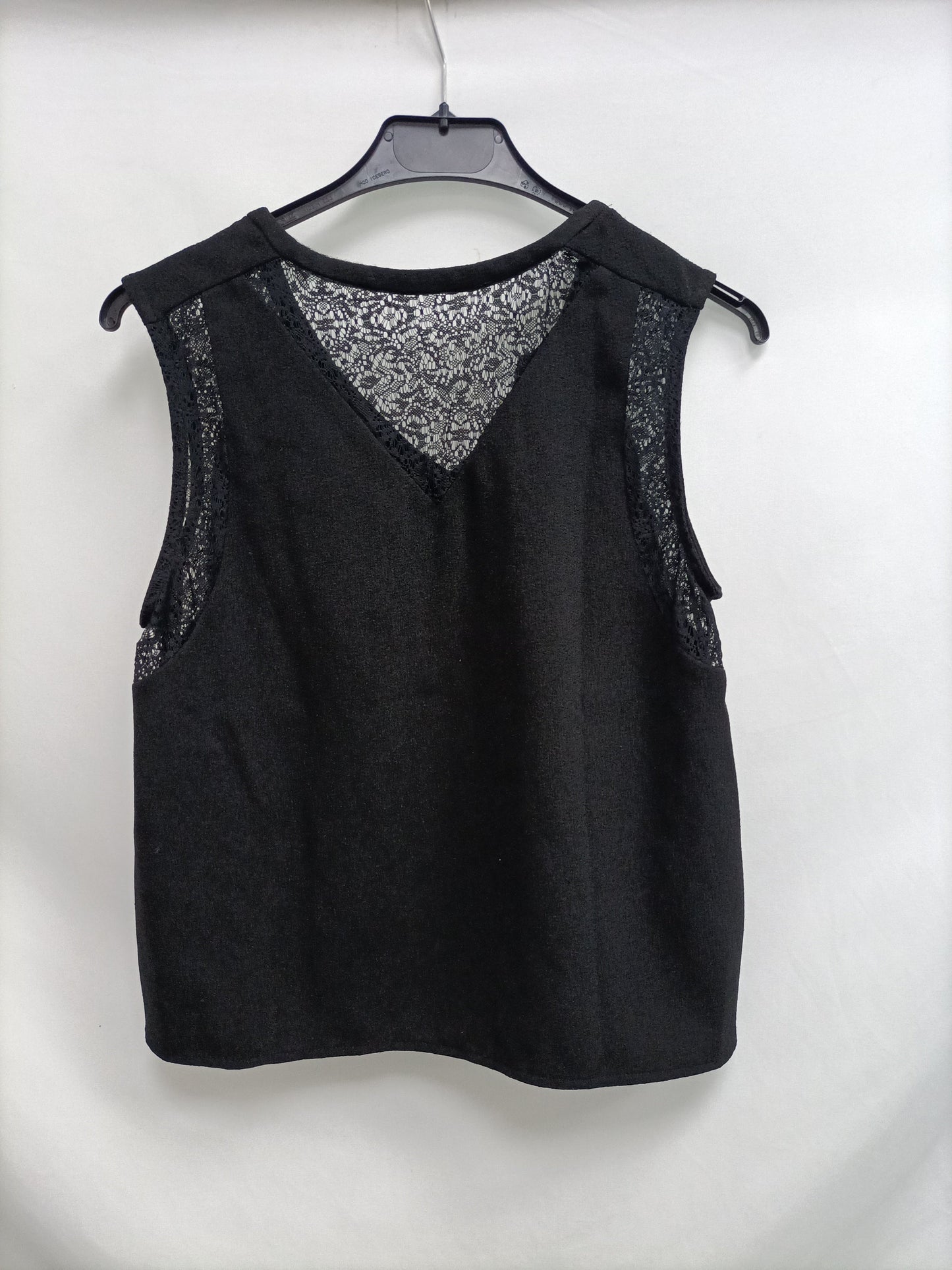 MANGO. Top negro encaje T.xs