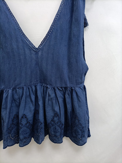 PULL&BEAR. Top azul fluido T.m