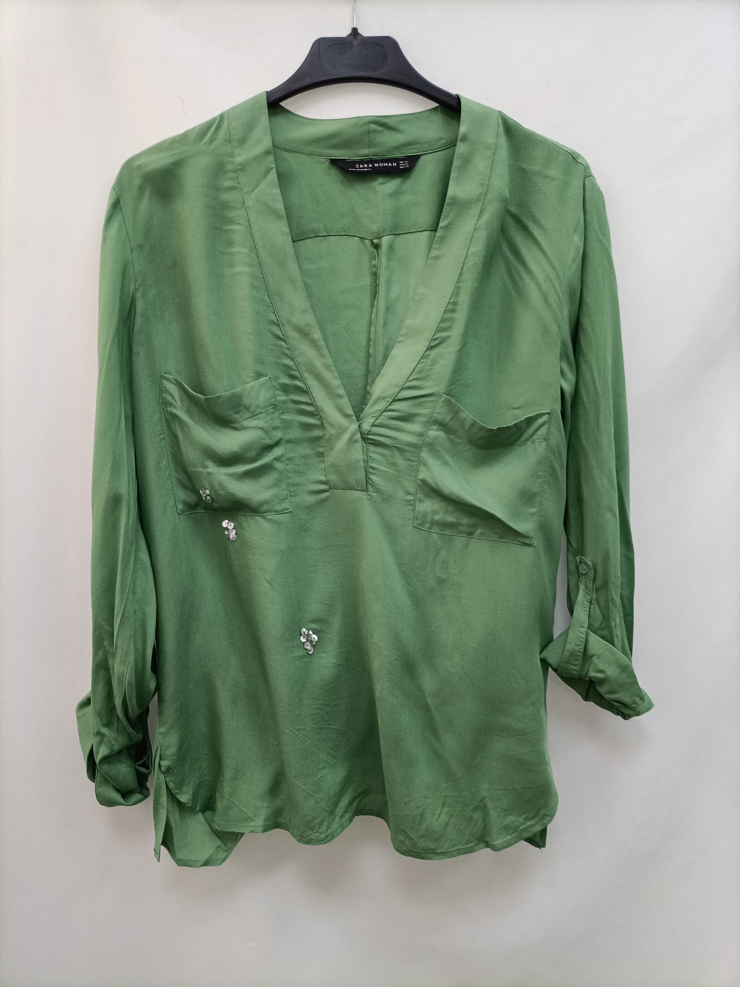 ZARA. Blusa verde espalda T.xs