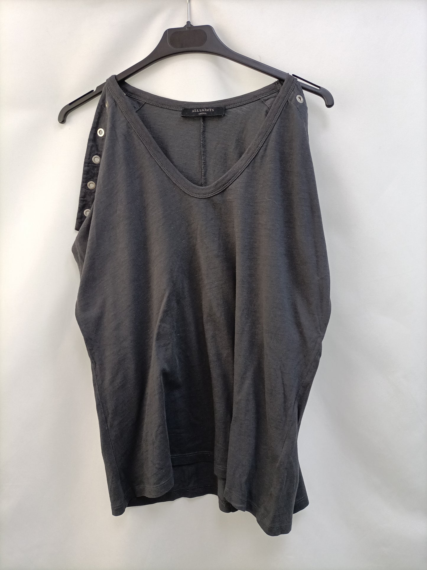 ALLSAINTS. Camiseta gris argollas T.s