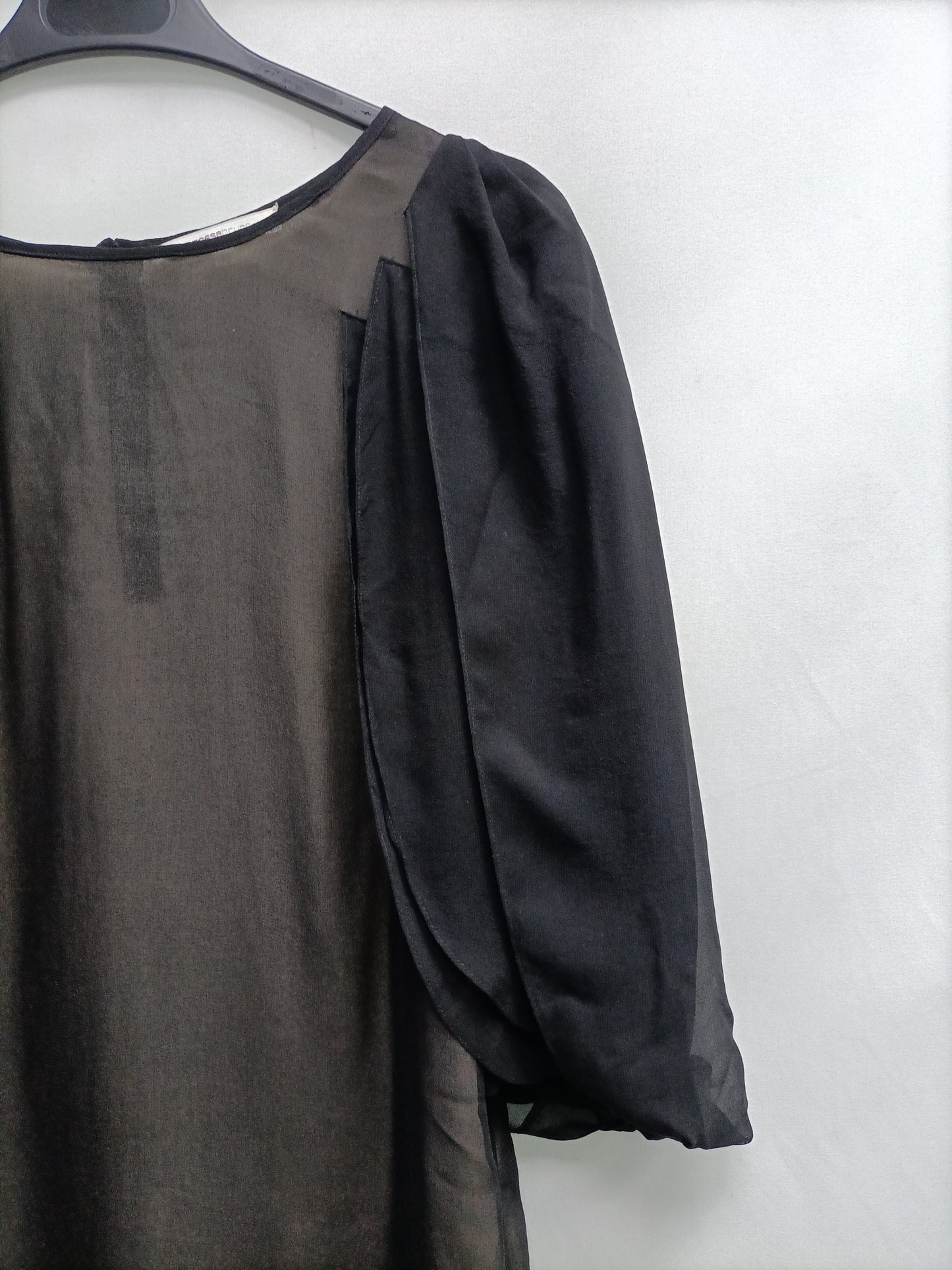 VANESSA BRUNO. Blusa negra mangas T.36