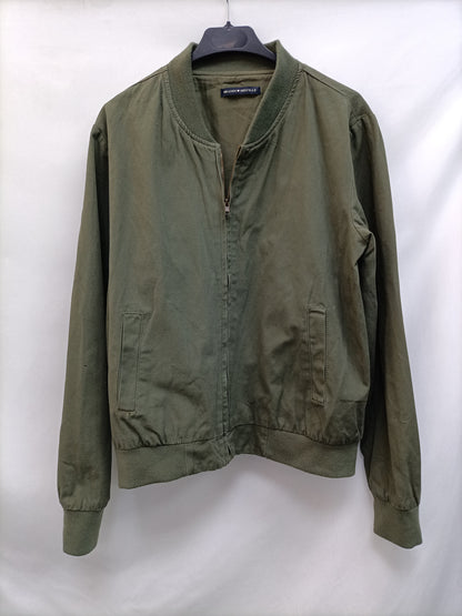 BRANDY MELVILLE. Bomber verde T.u(m)