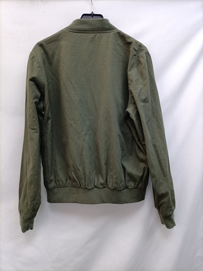 BRANDY MELVILLE. Bomber verde T.u(m)