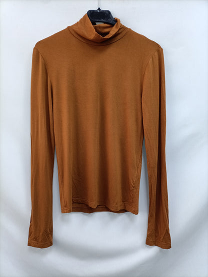 STRADIVARIUS. Top Camel elástico T.l