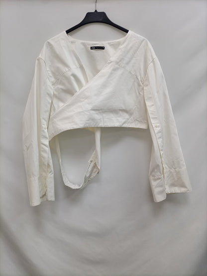 ZARA.Blusa blanca crop T.XL