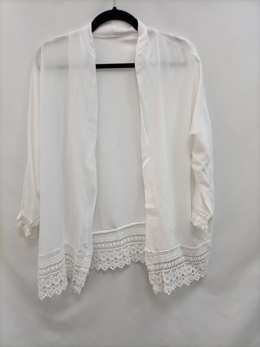 OTRAS. Kimono blanco croché T.u