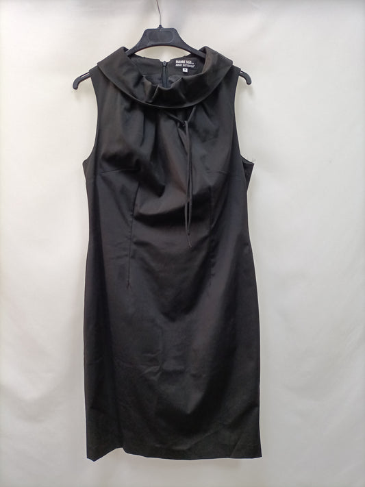 MADRE DEL AMOR HERMOSO. Vestido negro cuello T.m