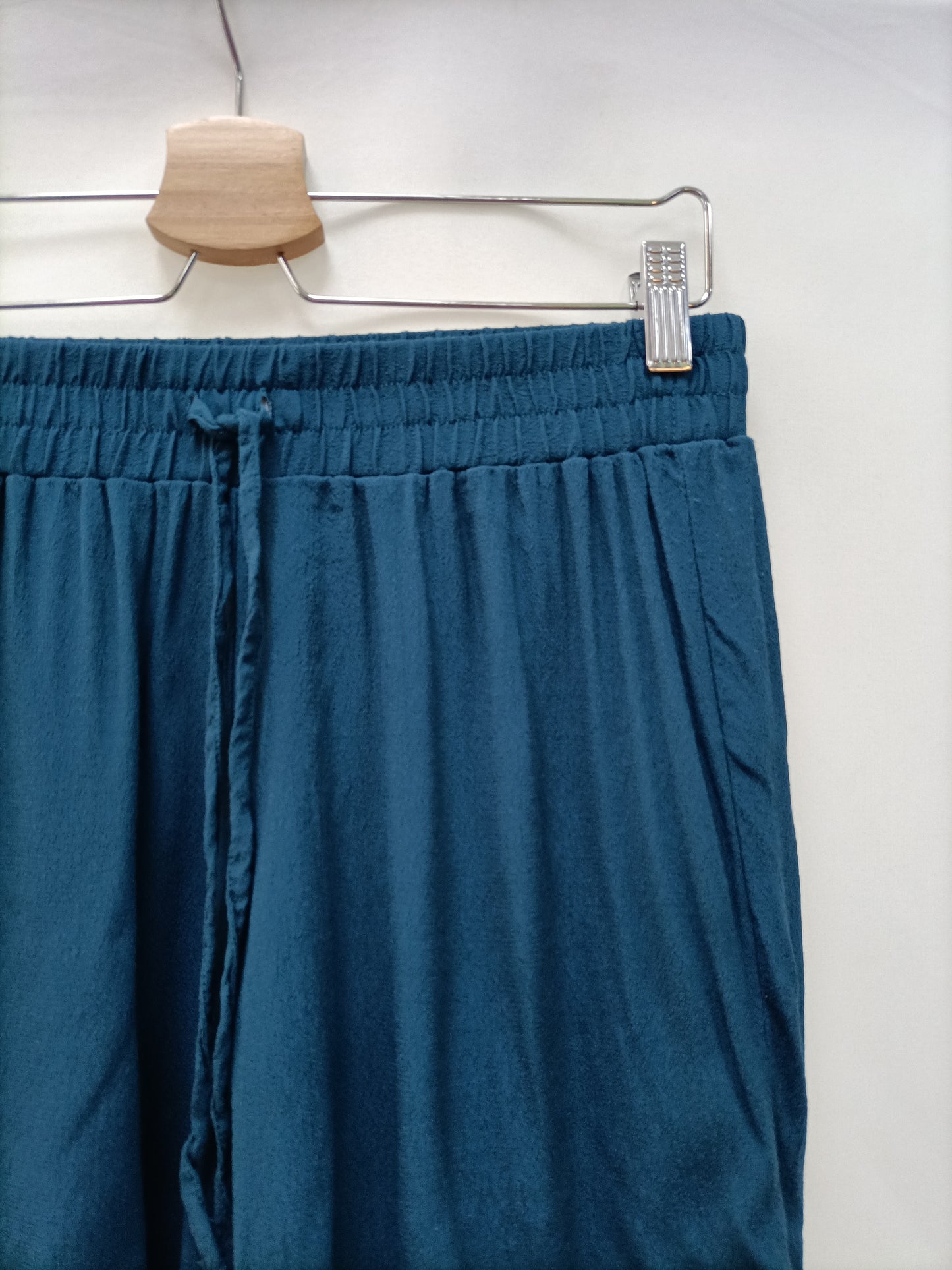 BENETTON. Shorts azul fluida T.u(36)