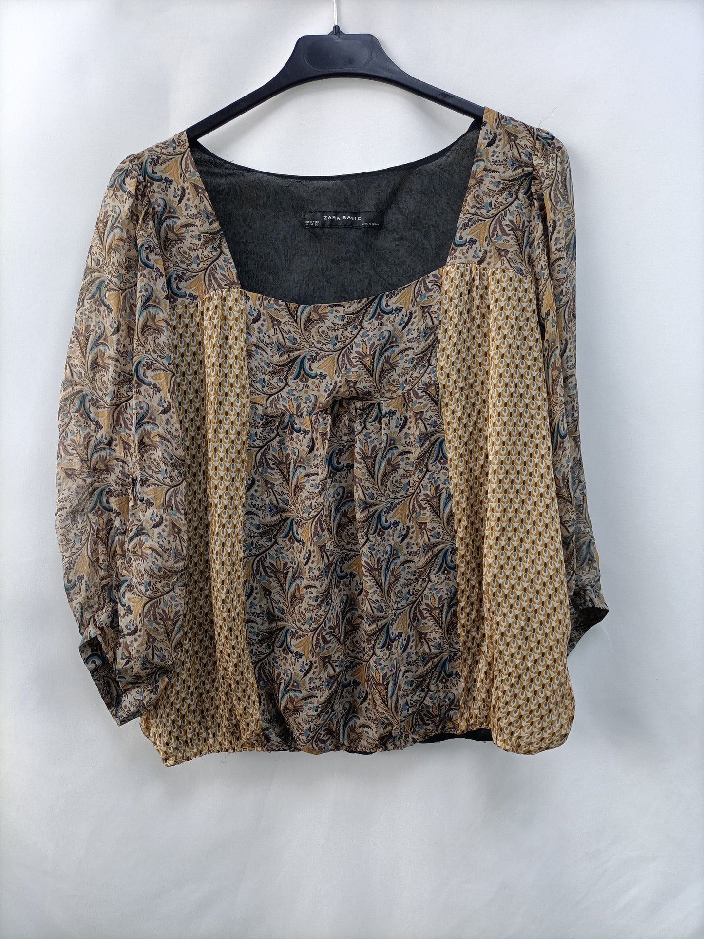 ZARA.Blusa estampada T.M