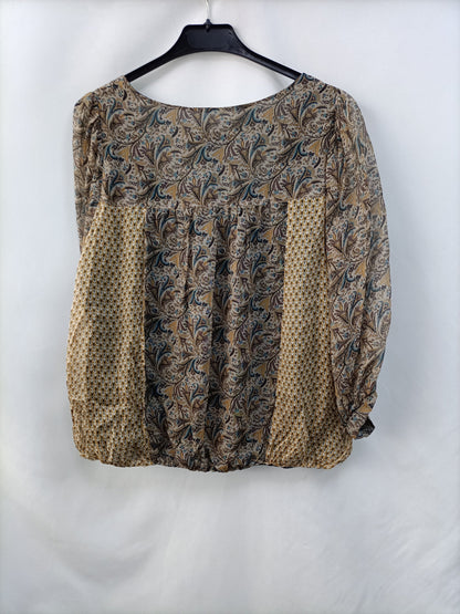 ZARA.Blusa estampada T.M