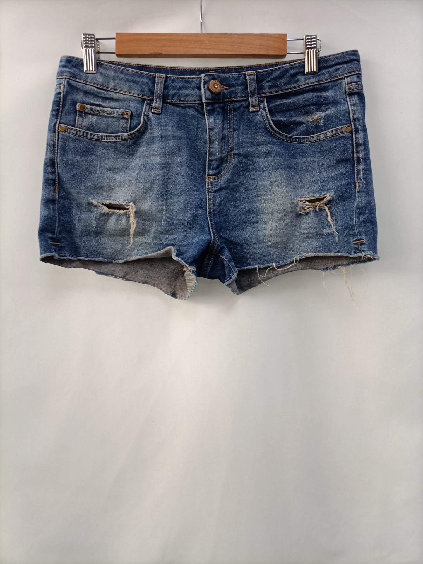 ZARA.Shorts denim rotos T.42