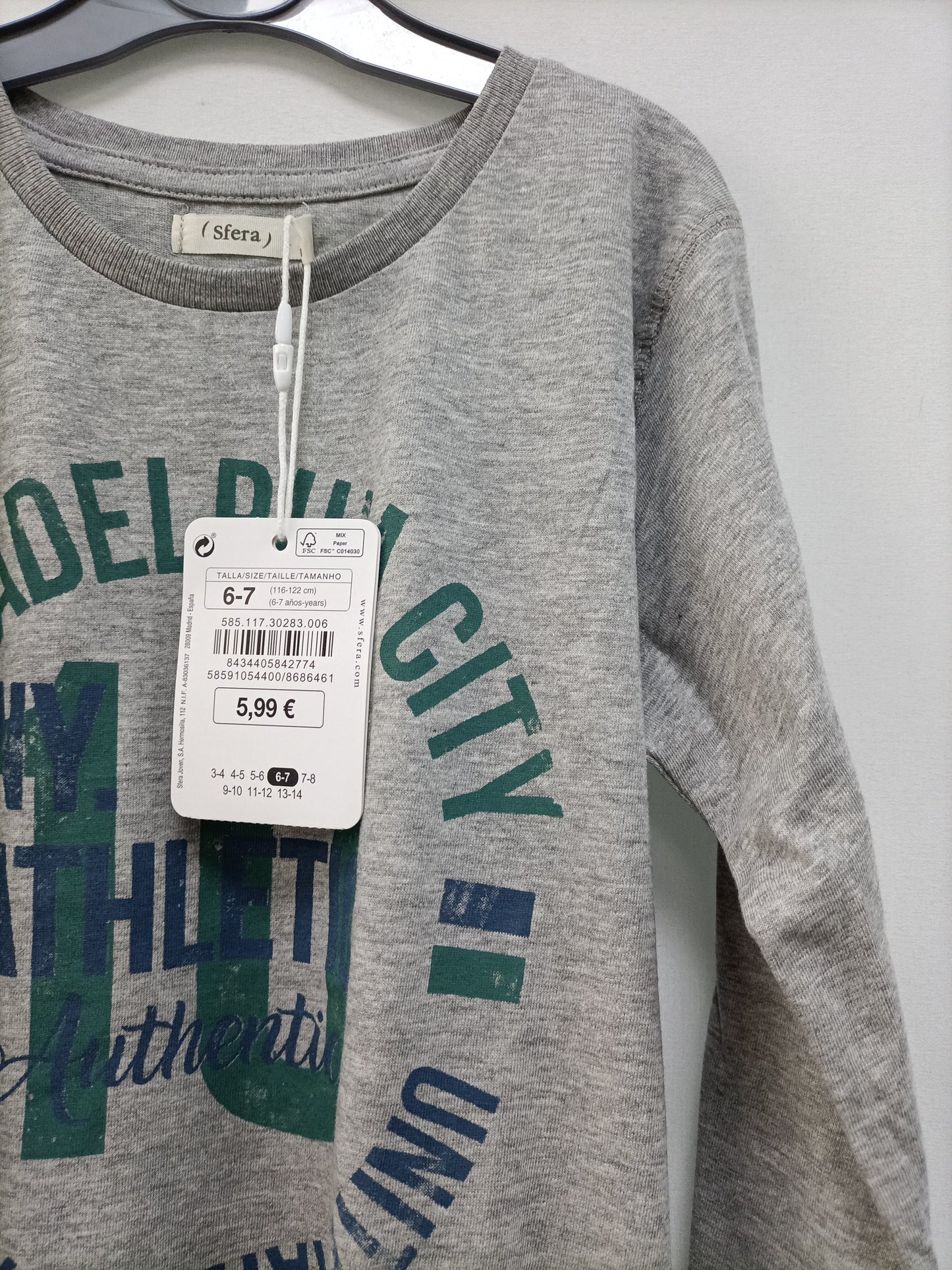 SFERA. Camiseta gris letras T.7-8 años