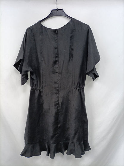 ZARA. Vestido negro volante T.l