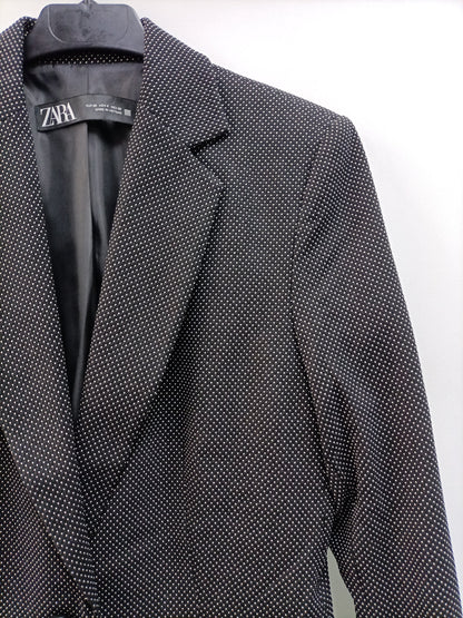 ZARA. Blazer  negra topitos T.36