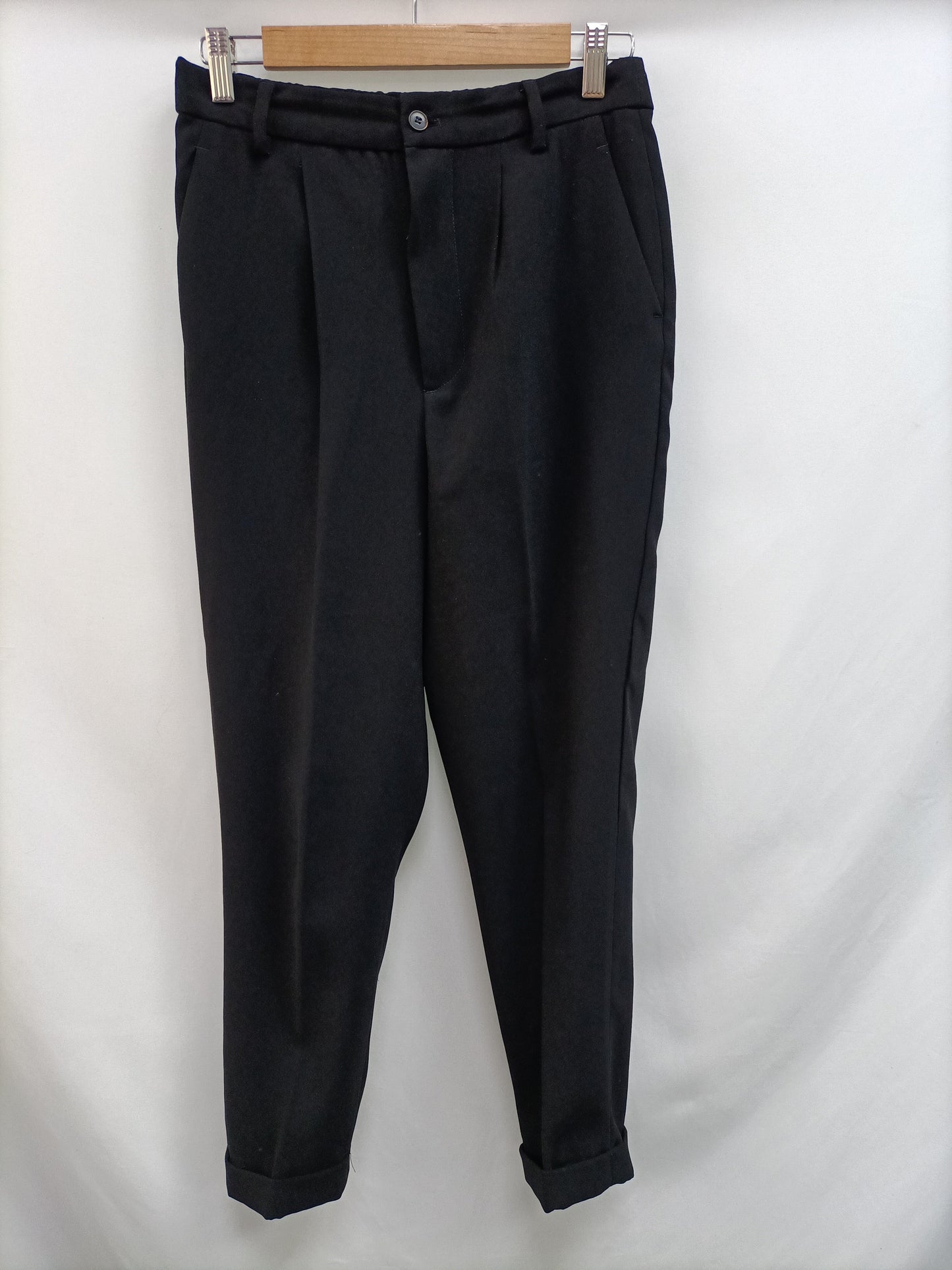 ZARA. Pantalón fluido negro T.xs