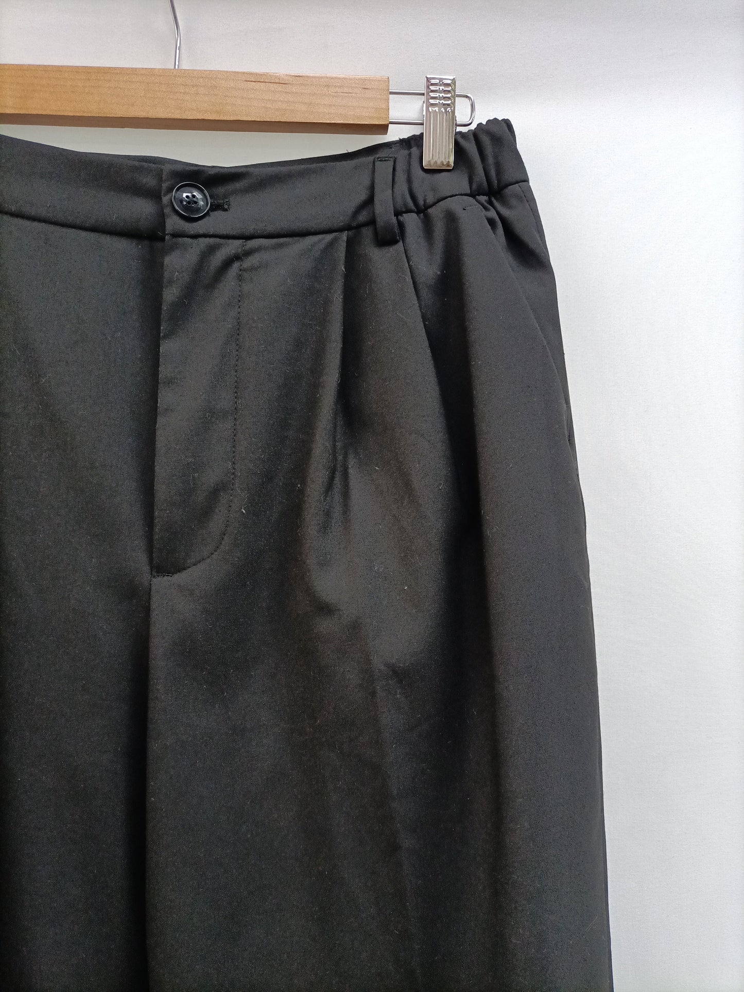 ZARA. Pantalón negro fluido T.m