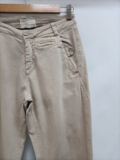 CÓDIGO BÁSICO. Pantalón chino beige T.36