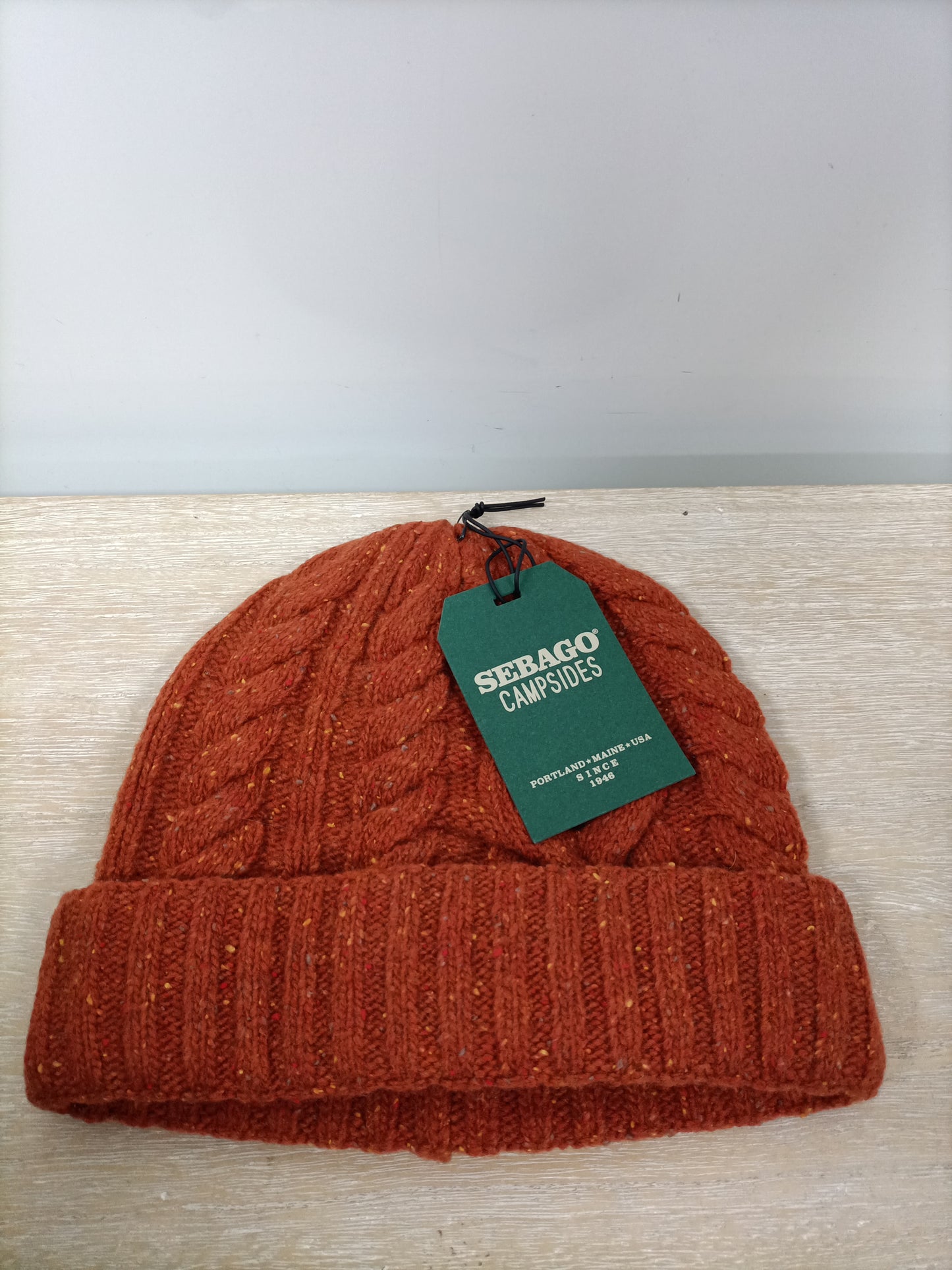 SEBAGO. Gorro jaspeado naranja