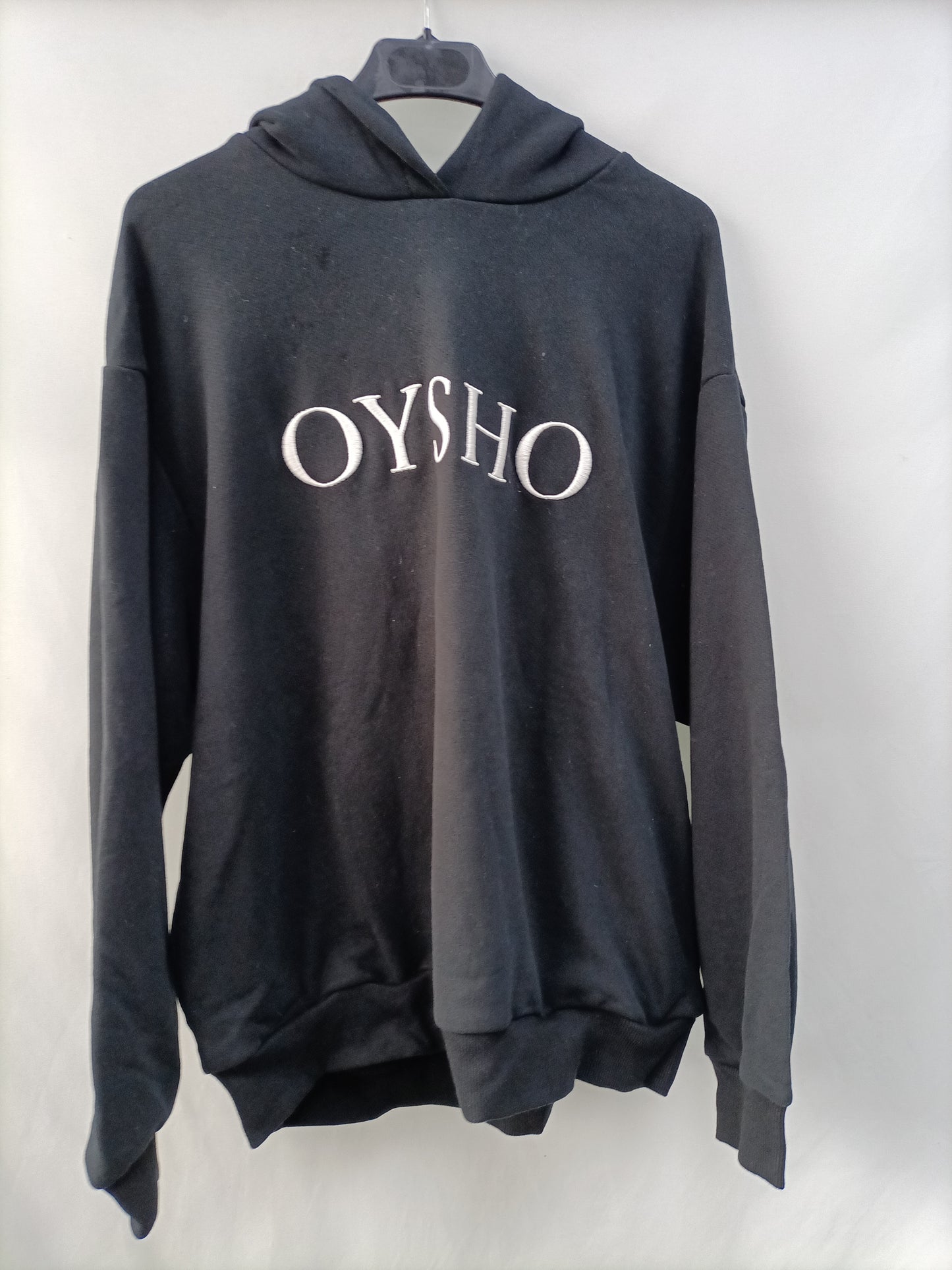 OYSHO.Sudadera negra capucha T.m