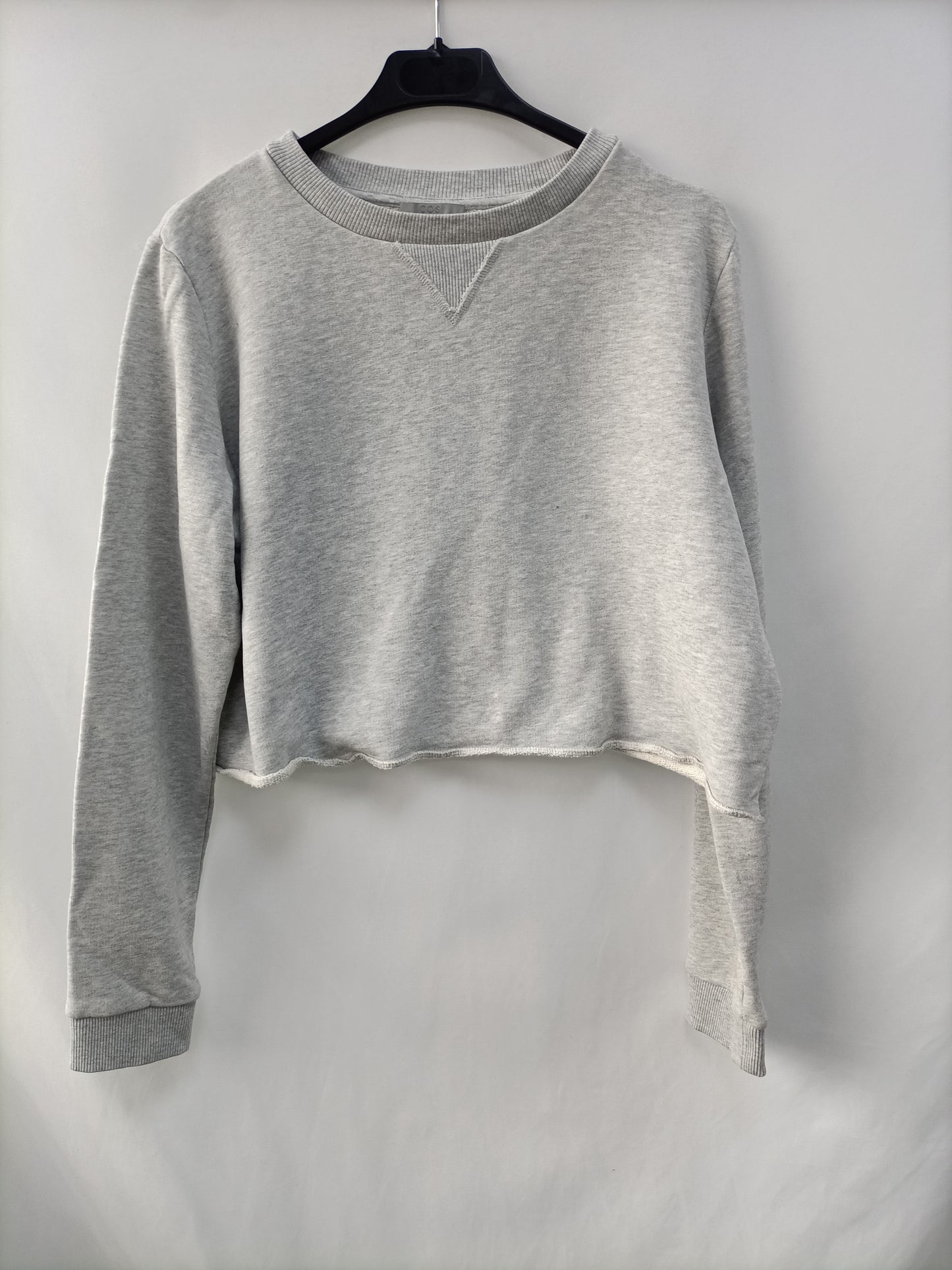 COS.Sudadera gris crop T.m