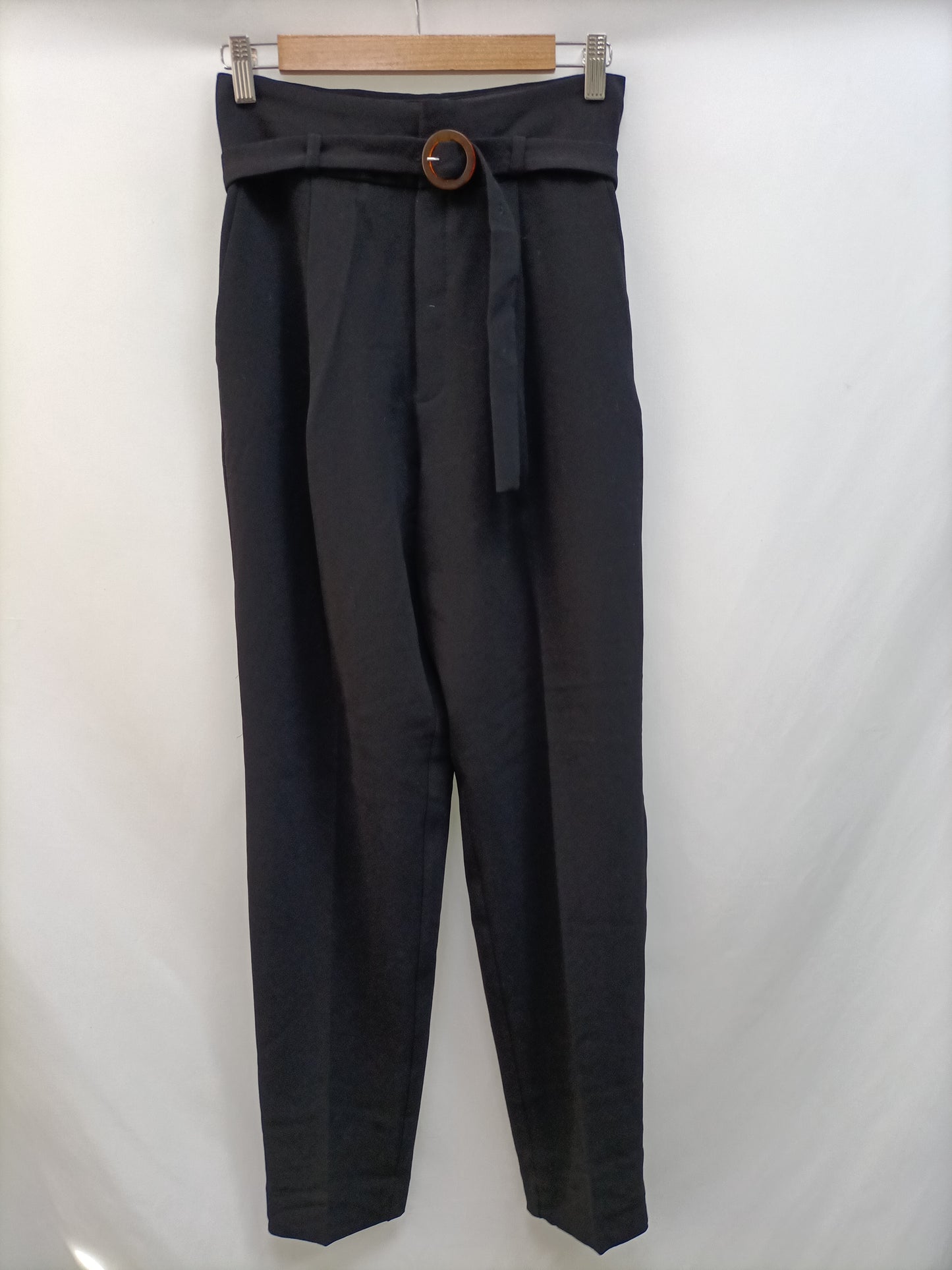 MANGO. Pantalón negro fluido T.36