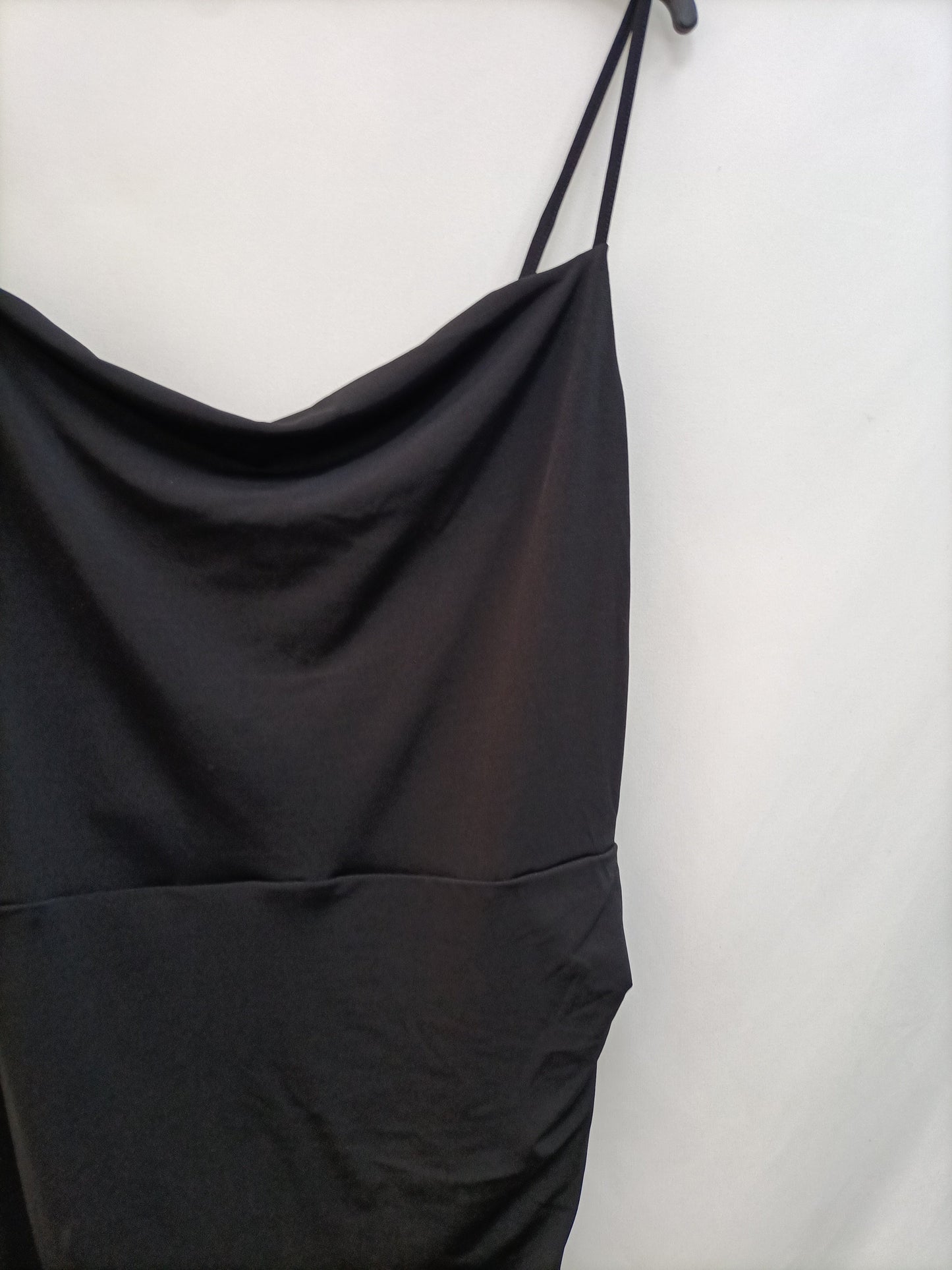 MANGO. Vestido corto negro T.l