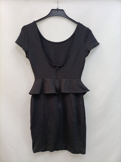 ZARA. Vestido corto negro volantes T.m