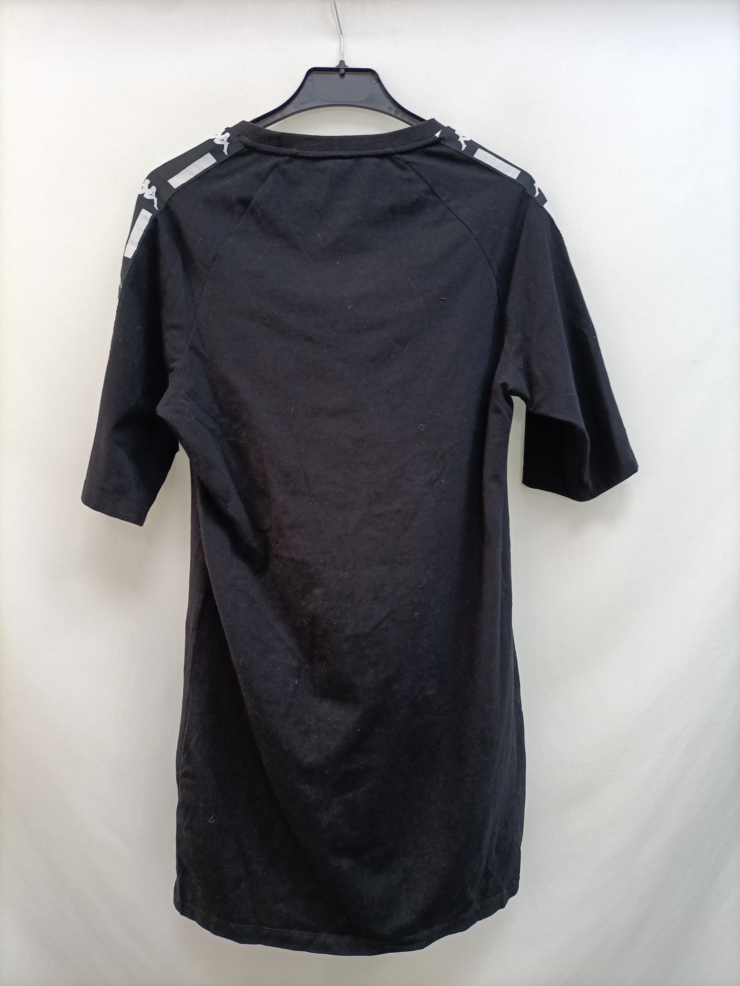 OTRAS. Vestido negro camiseta T.u(S)