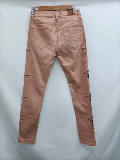 URBAN OUTFITTERS. Pantalón rosa bordados T.38