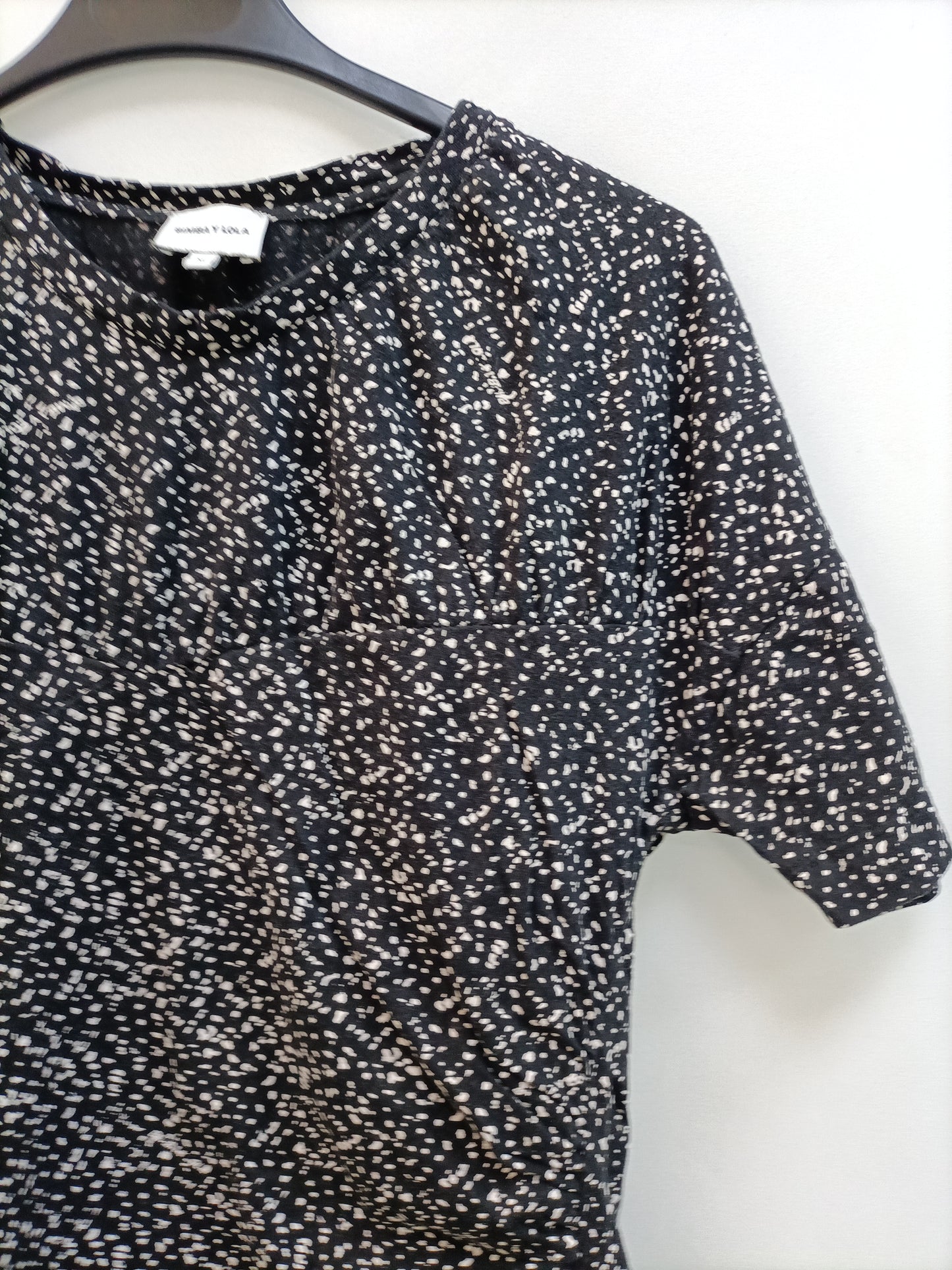 BIMBA Y LOLA.Blusa negra estampada T.M