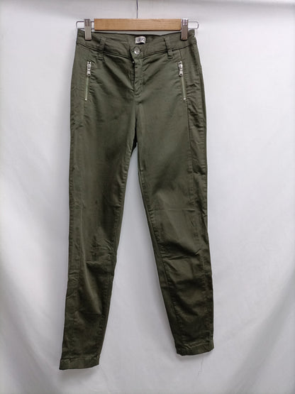 LIUJO.Pantalones verdes T.36