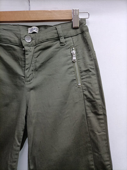 LIUJO.Pantalones verdes T.36