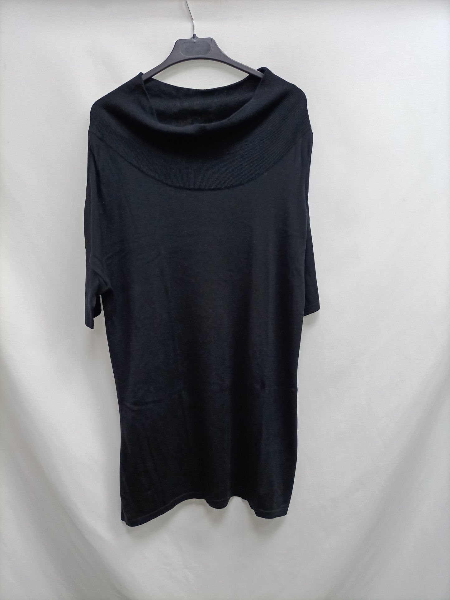 MAX MARA WEEKEND.Vestido negro punto T.M