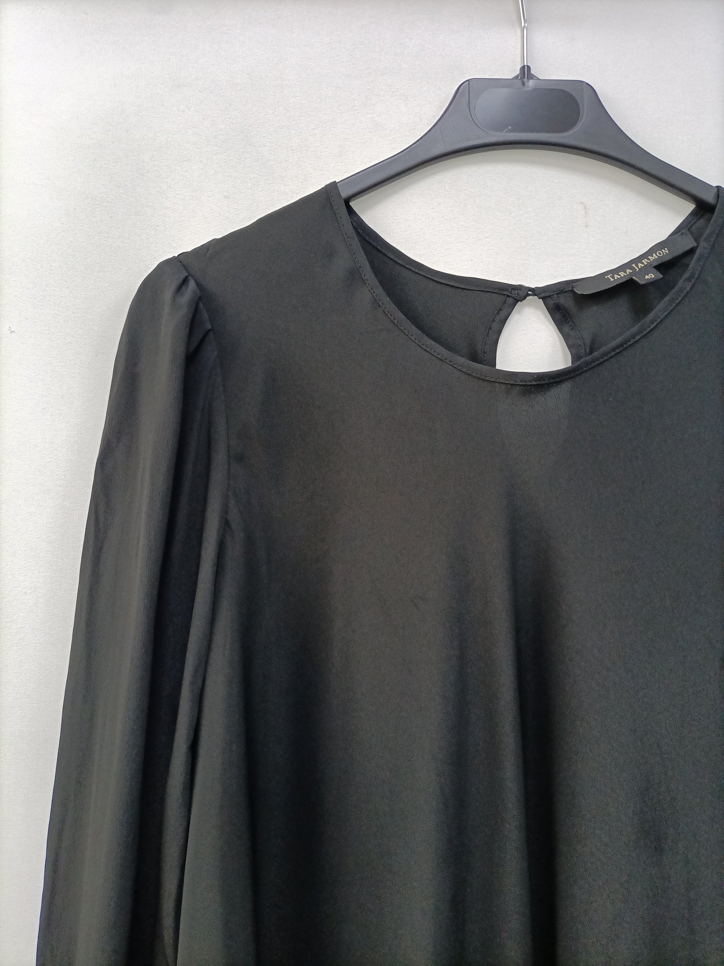 TARA JARMON. Vestido corto negro T.40: